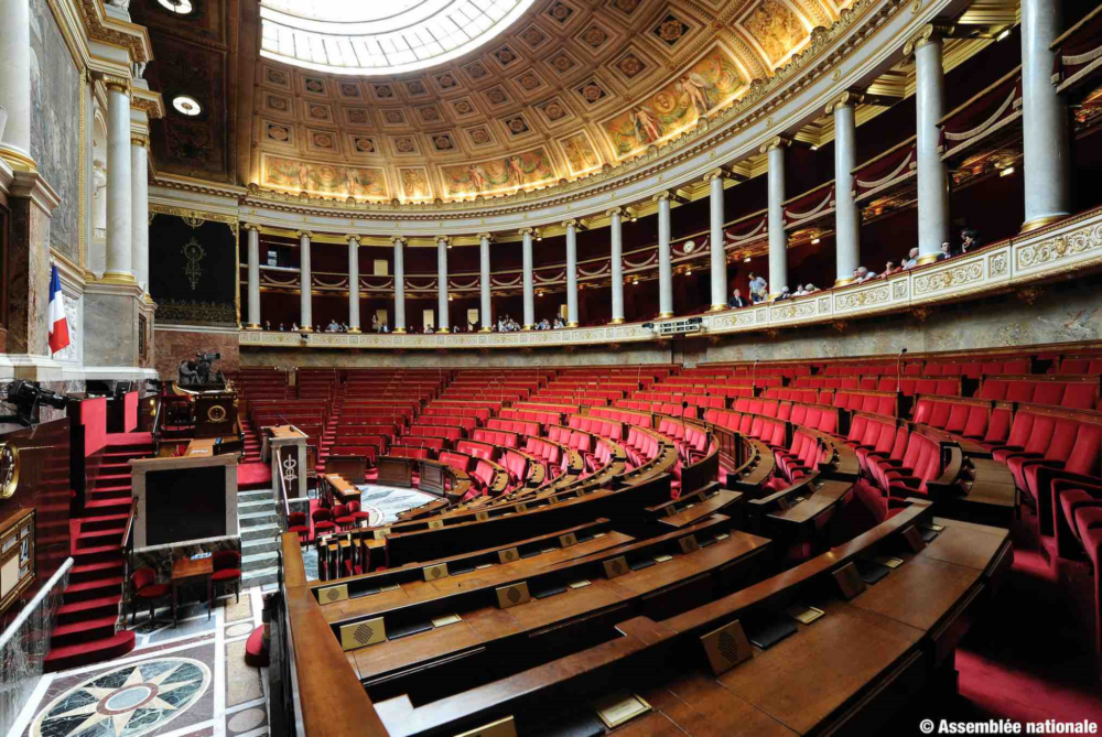 Reims La Marne Agricole Législatives : quels programmes agricoles pour les partis politiques ? Le Nouveau front populaire, la coalition des gauches pour les législatives des 30 juin et 7 juillet, a dévoilé le 14 juin, son programme commun dans lequel figurent de nombreuses propositions pour l’agriculture. Les autres partis politiques, dont le Rassemblement national et Renaissance devraient publier le leur avant le 1er tour.