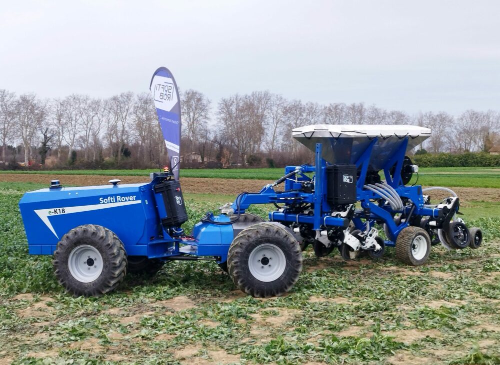 Reims La Marne Agricole AGRICULTURE CONNECTÉE Robots, caméras, drones, intelligence artificielle… c’est tout un avenir basé sur les nouvelles technologies qui attend les agriculteurs. L’agriculteur garde le pouvoir de décision Spécialiste du machinisme et de l’agriculture connectée, Aymeric Lepage, responsable agroéquipement à la Chambre d’agriculture de l’Aisne, fait un tour d’horizon des nouvelles technologies et le point sur leurs avancées