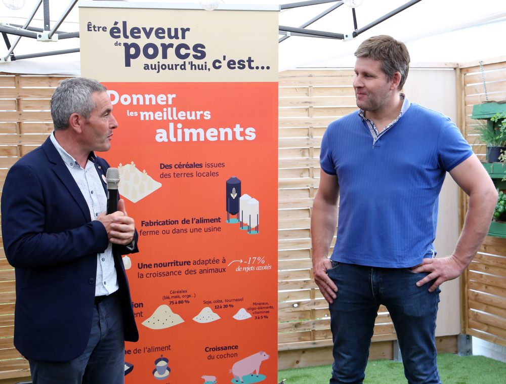 Reims La Marne Agricole Interbev Grand Est a organisé son rendez-vous « filières élevage » le lundi 2 septembre dans le cadre de la 78e Foire de Châlons-en-Champagne. L’élevage en quête du juste prix L’événement « filière élevage » organisée dans le cadre de la Foire de Châlons a innové cette année. En effet, Interbev Grand Est et Grand Est Qualités Viandes ont invité pour la première fois la filière porcine. Cette dernière était notamment représentée par le Marnais Julien Casters, 44 ans, président Interporc Grand Est.