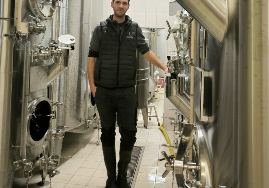 Des cuves pour la micro-vinification à Courmas