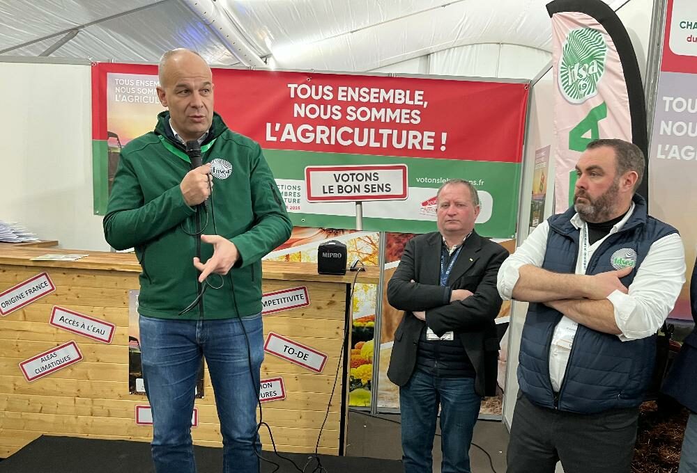 Reims La Marne Agricole Arnaud Rousseau en campagne au Sival Dans le cadre de la campagne pour les élections aux Chambre d’Agriculture, Arnaud Rousseau, est venu visiter le Sival d’Angers pour aller à la rencontre des filières du végétal spécialisé.