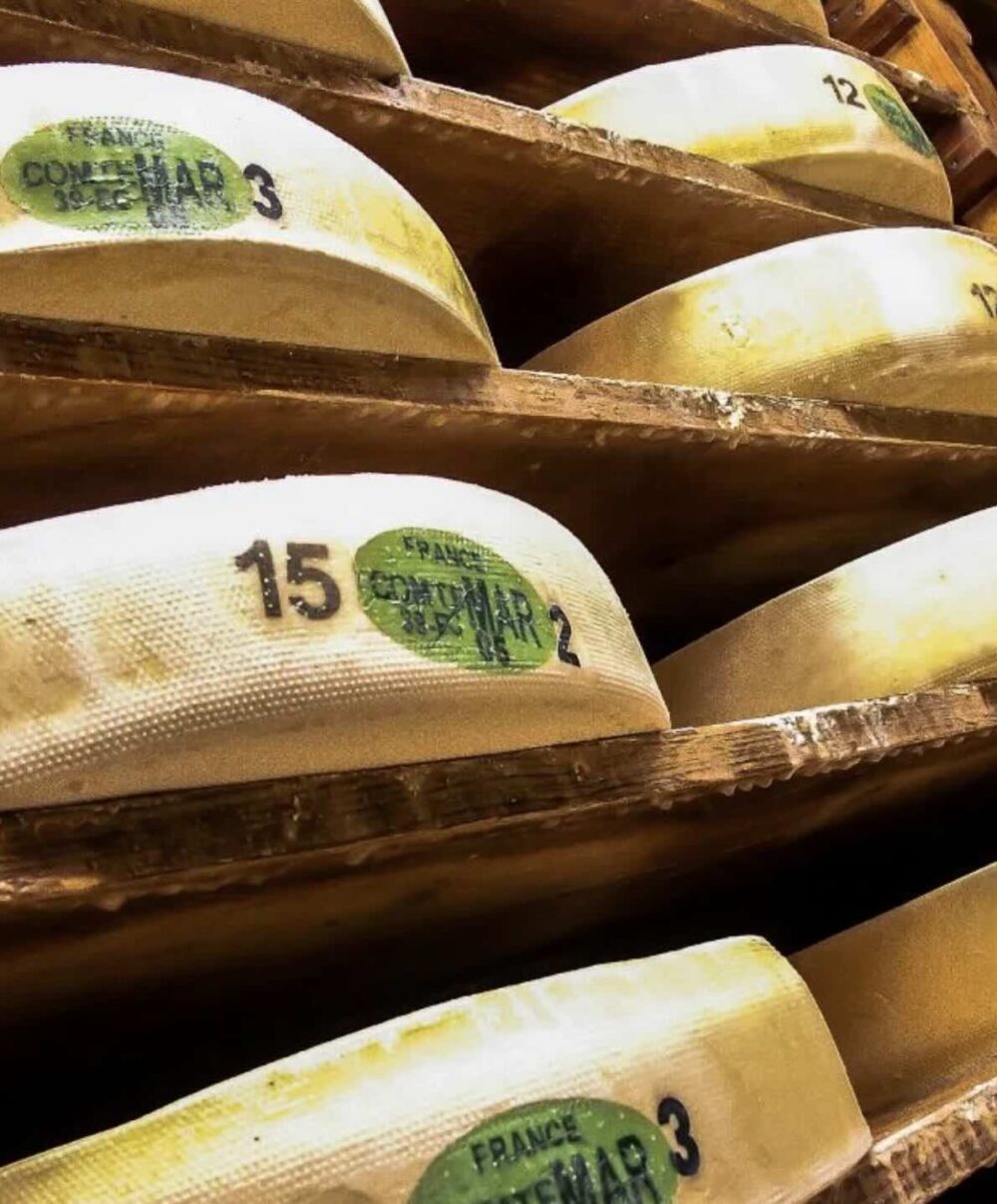 Reim La Marne Agricole Les écolos à « Comté » de la plaque Un militant écologiste, antispéciste et animaliste, Pierre Rigaux, a récemment appelé à cesser de manger du Comté. Pas sûr que cette sortie réconcilie les agriculteurs et les écologistes.