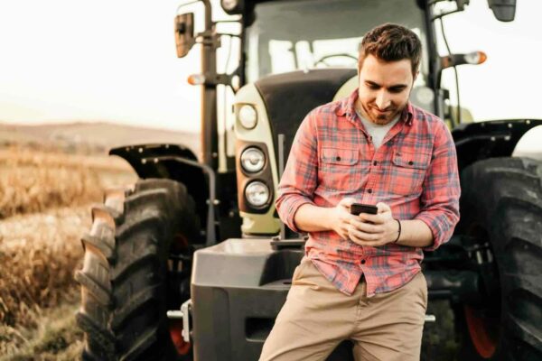 Reims La Marne Agricole Agrinovo : une enquête sur les nouveaux agriculteurs La Chaire mutations agricoles de l’École supérieure des agricultures d’Angers vient de réaliser une enquête sur les profils d’agriculteurs nouvellement installés. Une étude inédite à ce jour, qui permet de définir cinq profils de nouveaux agriculteurs, et ainsi de mieux les accompagner.