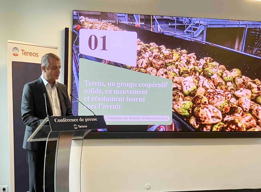 Reims La Marne Agricole « Tereos reste solide malgré une campagne compliquée » Le groupe coopératif Tereos a présenté le 28 mai ses résultats financiers pour son dernier exercice qui couvre la période avril 2024-mars 2025. Malgré des chiffres en baisse, le groupe poursuit sa politique d’investissement, notamment dans la décarbonation. La reprise est attendue dans le courant de l’année 2026.