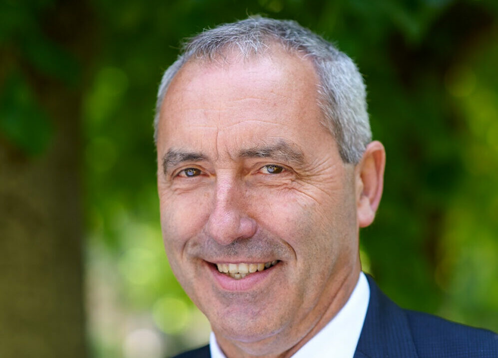 Reims La Marne Agricole Foncier : élu président de la FNSafer, Thierry Bussy s’inscrit dans la continuité La FNSafer a annoncé le 27 août l’élection de Thierry Bussy comme président. Son prédécesseur Emmanuel Hyest avait été évincé le 19 juin. Thierry Bussy est agriculteur, à la tête de deux exploitations - polyculture et élevage - à Maffrécourt (Marne), dont il est également le maire. « Thierry Bussy incarne l’engagement de terrain et la proximité. Président de la Safer Grand Est depuis 2021, il connaît parfaitement les défis et enjeux de notre environnement agricole et rural », souligne la Safer dans un communiqué.