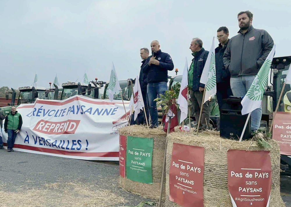 Reims La Marne Agricole Les manifestations FNSEA et JA ont fait le plein À l’appel de la FNSEA et de Jeunes agriculteurs, des milliers d’agriculteurs ont manifesté les 25 et 26 septembre partout en France notamment pour protester contre les importations de produits étrangers qui ne respectent pas les normes européennes. Un petit tour de chauffe qui ne devrait pas en rester là.