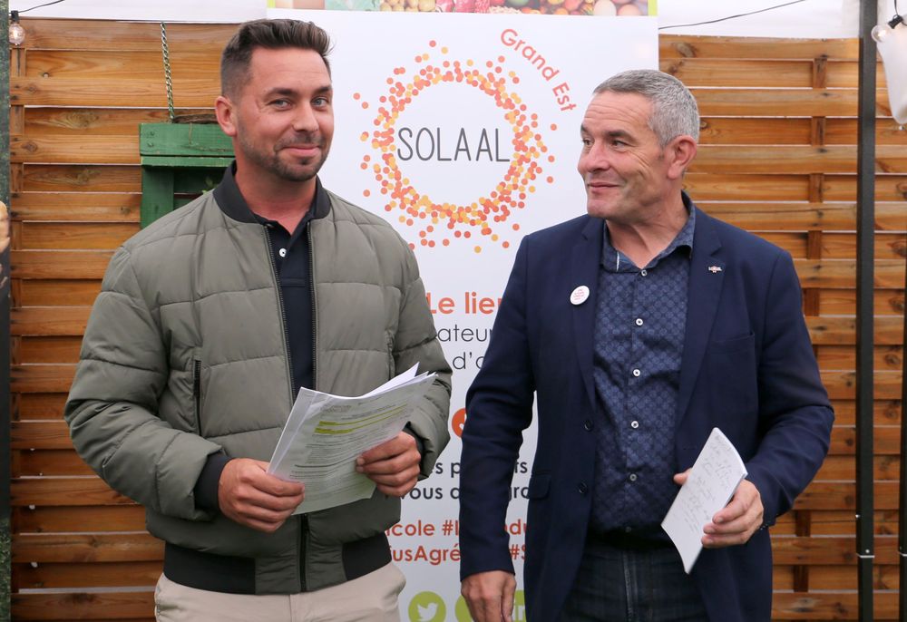 Reims La Marne Agricole Lors de la Foire de Châlons Châlons : Interbev Grand Est à l’offensive Interbev Grand Est a profité de la Foire de Châlons pour mettre en lumière auprès des visiteurs le savoir-faire des professionnels de la restauration. Cette année, le stand a accueilli un nouveau concept d’animation interactive, des « battles », permettant d’associer des chefs, des personnalités et le grand public.