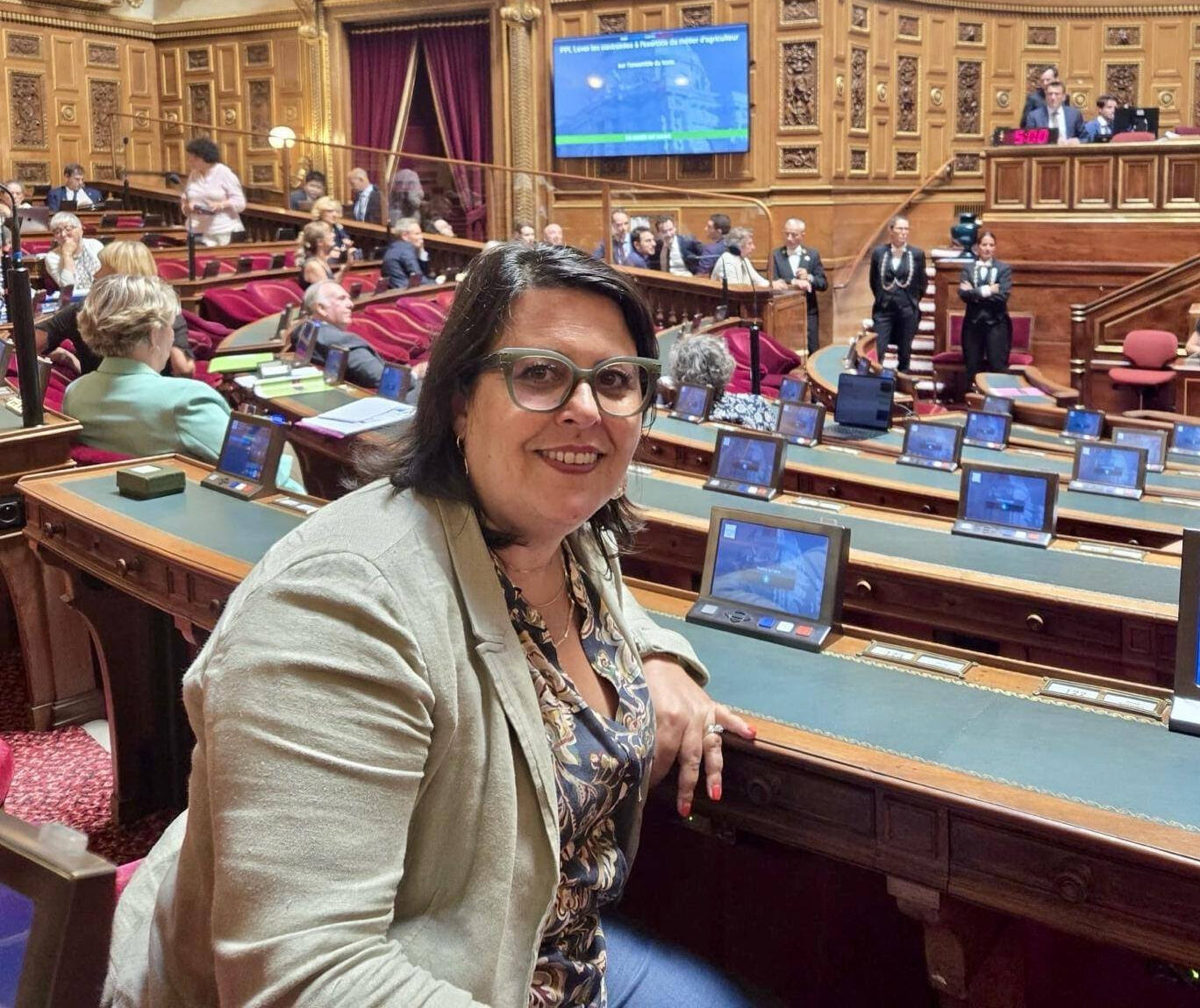 Reims La Marne Agricole Métayage champenois : adoption de l’amendement d’Anne-Sophie Romagny La sénatrice de la Marne Anne-Sophie Romagny se félicite de l’adoption, le jeudi 20 novembre au Sénat, de son amendement visant à sécuriser un certain type de bail à métayage ; mécanisme agricole séculaire essentiel au maintien de l’activité dans plusieurs territoires viticoles, a-t-on appris par un communiqué.