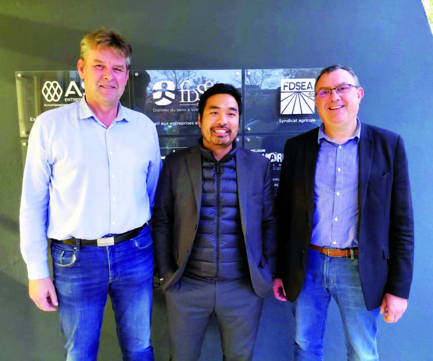 Reims La Marne Agricole Châlons : c’est non à la nouvelle taxe carbone sur les engrais À l'invitation de la FDSEA de la Marne, Théo Bouchardeau et Benoît Piétrement de l'AGPB*, sont venus échanger avec les administrateurs marnais lors du conseil d'administration du syndicat agricole le 3 novembre à Châlons-en-Champagne.