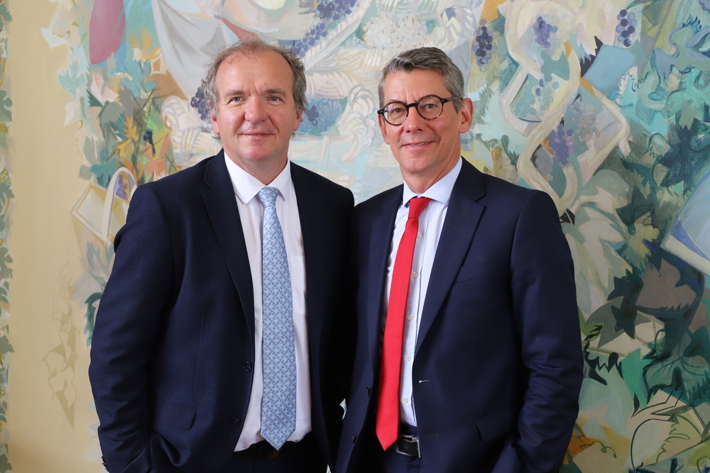 Reims La Marne Agricole Épernay : la filière champagne s’inquiète de la taxe sur les services numériques « Taxe sur les services numériques : la filière champagne appelle à y réfléchir à deux fois », écrit le Comité Champagne dans un communiqué diffusé le 27 novembre. La crainte porte sur d’éventuelles mesures de rétorsion de la part des États-Unis contre les vins et spiritueux français.