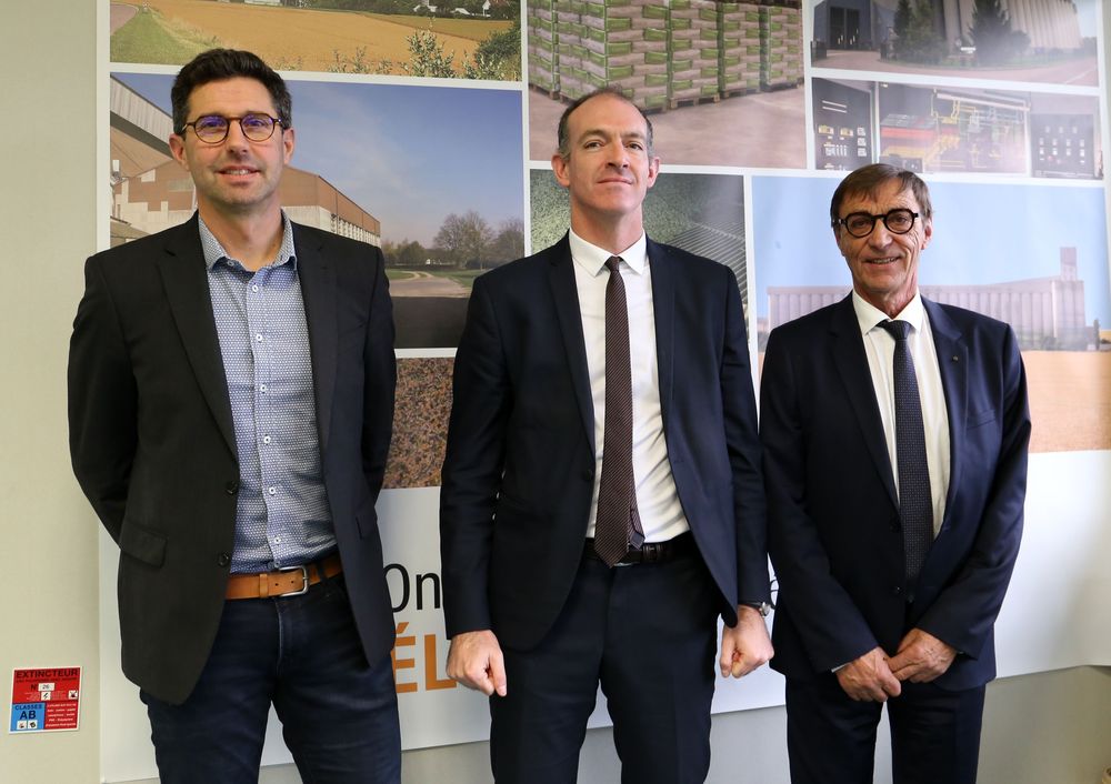 Reims La Marne Agricole Châlons : « La luzerne a retrouvé sa juste place » France Luzerne Union des coopératives agricoles de déshydratation était en réunion le 5 décembre à Châlons-en-Champagne. Une campagne commerciale intense et précoce a mis les silos sous tensions. Les stocks reviennent à des niveaux standards. La Chine s’ouvre à l’export.