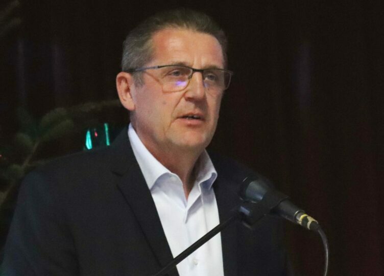 Reims La Marne Agricole Esternay : de bons résultats pour la coopérative La coopérative d’Esternay, une petite coopérative qui peut, par sa taille, s’adapter aux exigences du marché, de ses clients, tout en restant fidèle à ses valeurs de solidarité.