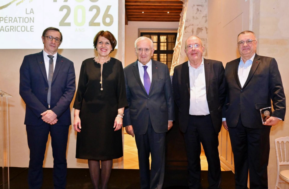 Reims La Marne Agricole Coopération agricole : « Avoir une vision à long terme » C’est dans un lieu chargé d’histoire et de symboles (lire encadré) que s’est tenu fin janvier la cérémonie des vœux de La Coopération agricole (LCA) qui par la même occasion célébrait le soixantième anniversaire de la création de la fédération des coopératives.