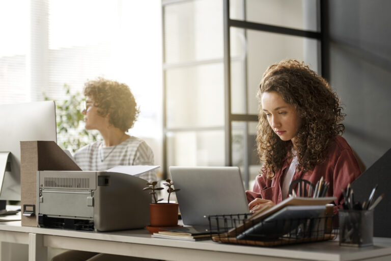 Reims La Marne Agricole Repos hebdomadaire : la nuance entre semaine calendaire et semaine civileUn salarié peut-il travailler plus de six jours consécutifs ? Les précisions de la Cour de cassation.
