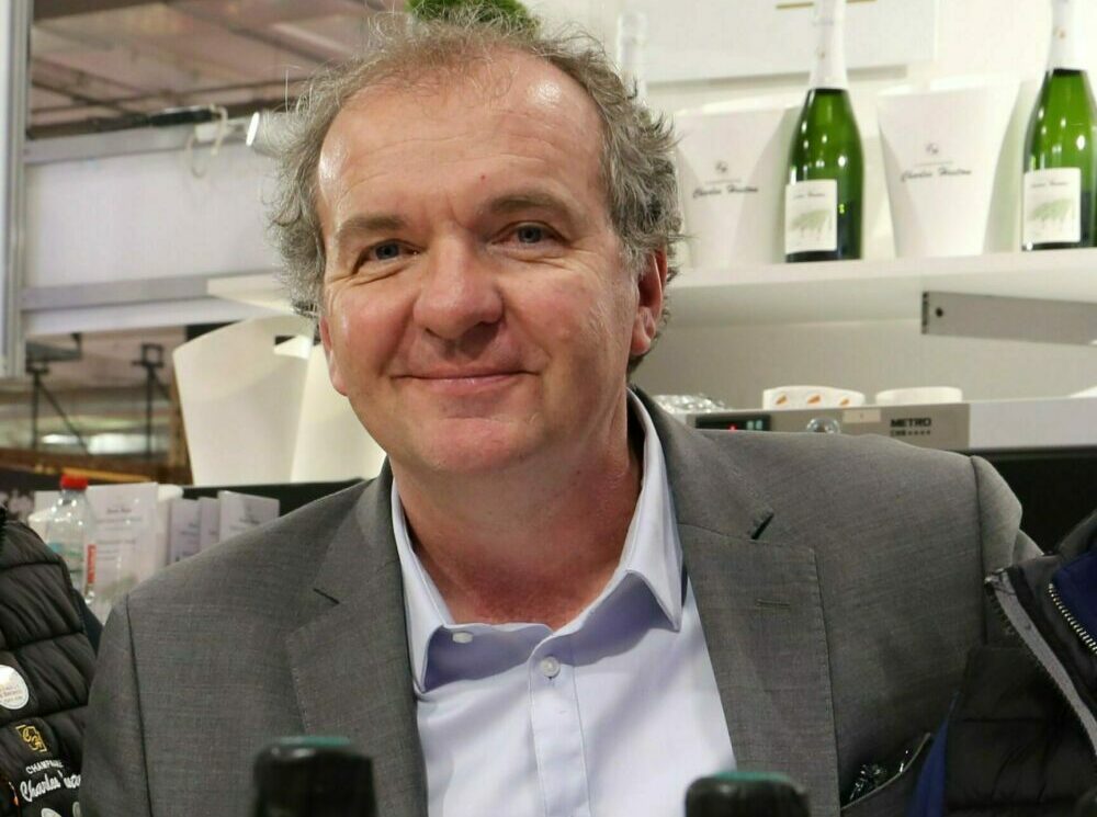 Rems La Marne Agricole Épernay : Maxime Toubart réélu à la présidence du SGV champagne Le conseil d’administration du SGV Champagne a renouvelé sa confiance à Maxime Toubart, réélu président le 5 mars pour un nouveau mandat de deux ans. Il sera accompagné d’un bureau dont la composition reste inchangée, a-t-on appris par un communiqué.
