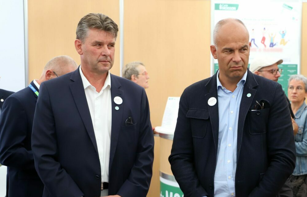 Reims La Marne Agricole Arnaud Rousseau réélu président de la FNSEA pour un second mandat Le conseil d’administration de la FNSEA s’est réuni ce jour, jeudi 16 avril, pour élire la nouvelle équipe dirigeante. Chaque membre du bureau a été élu à bulletin secret par les membres du conseil d’administration, récemment élu lors du congrès de Caen. A l’issu du vote, Arnaud Rousseau, agriculteur en Seine-et-Marne, a été élu président de la FNSEA pour un second mandat de trois ans.
