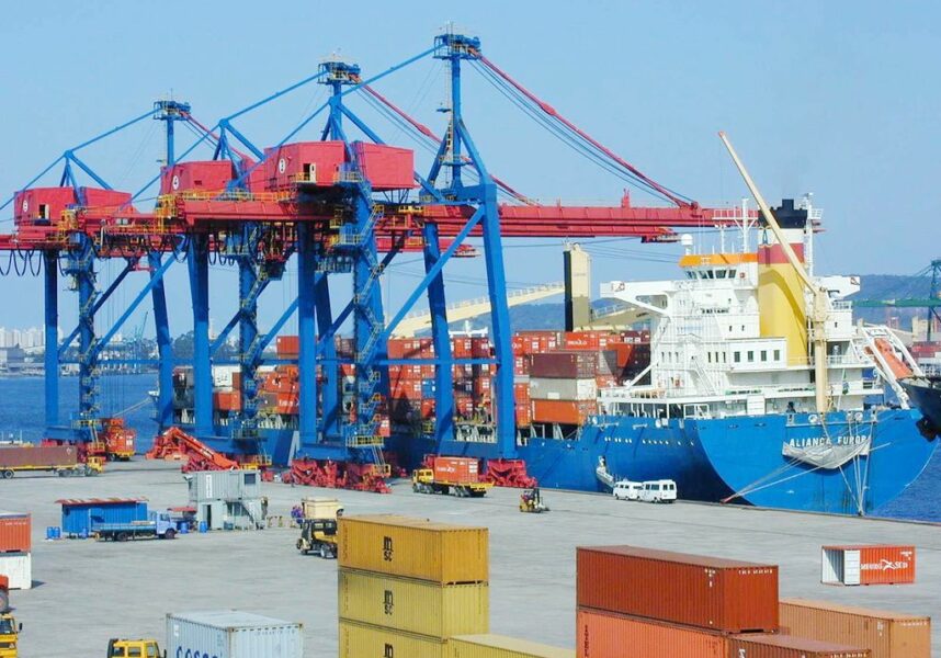 Fret maritime : naviguer entre tempêtes géopolitiques et défis logistiques