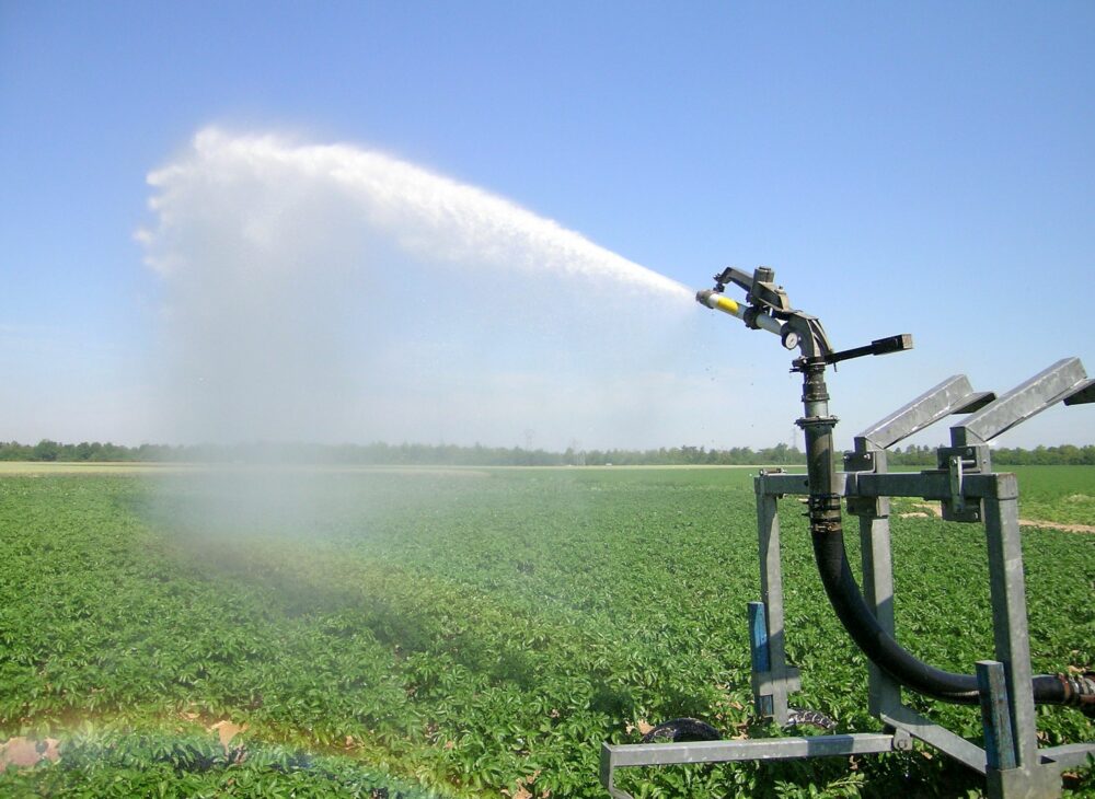 Reims La Marne Agricole Marne : état de vigilance sur les nappes d’eau souterraines Face à des niveaux de nappes phréatiques et de cours d'eau anormalement bas pour la saison, le préfet de la Marne a pris un arrêté préfectoral définissant des niveaux de restrictions spécifiques pour quatre bassins hydrographiques et hydrogéologiques du département, a-t-on appris par un communiqué. Le bassin hydrographique « Blaise » est en alerte renforcée, « Craie de Champagne Nord » en alerte.
