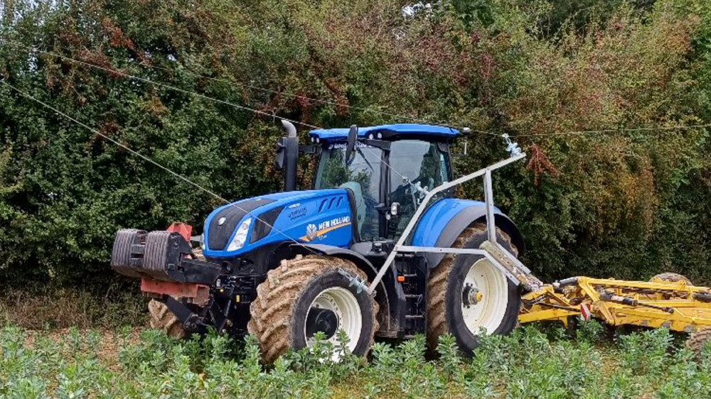 Reims La Marne Agricole Prévention électrique : cultivez la sécurité sur vos parcelles Les accidents liés à l’électricité restent fréquents, notamment en milieu agricole. L’adoption de bons réflexes et d’outils adaptés peut les prévenir.