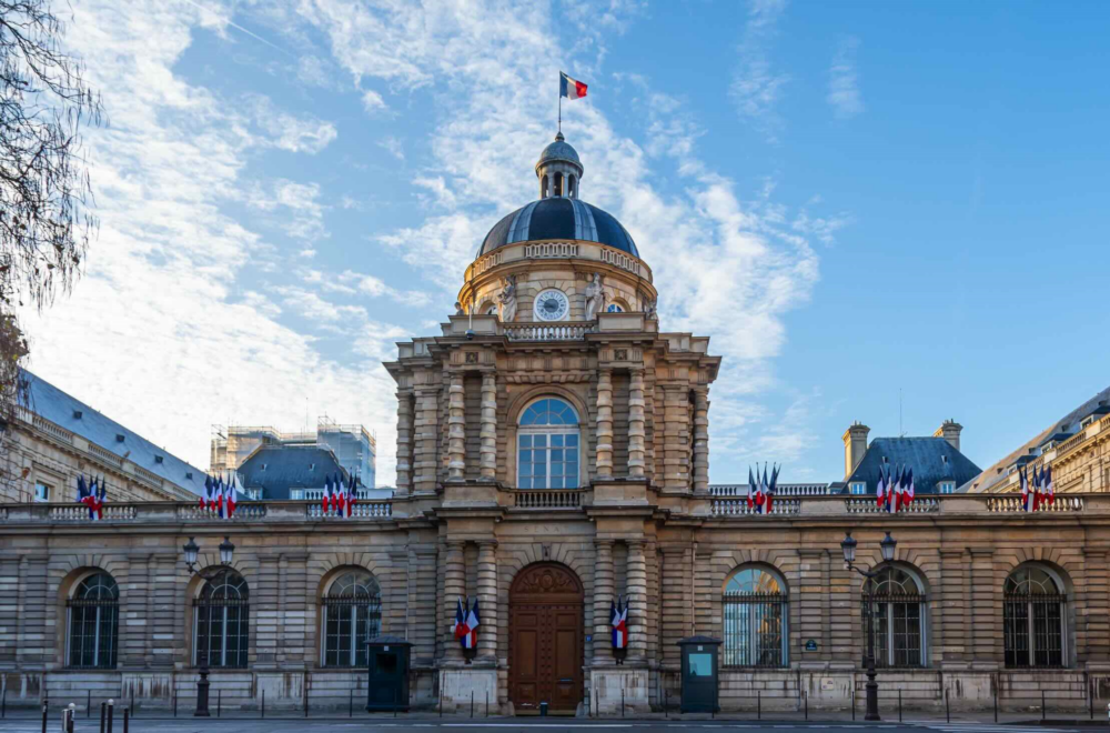 Reims La Marne Agricole Loi d’urgence : le Sénat au secours de la production Le projet de loi d’urgence agricole est débattu au Sénat depuis le 29 juin. Les élus de la Chambre haute ont choisi de replacer la production au cœur de leurs échanges. Entre réintroduction de l’acétamipride et simplification du stockage de l’eau, ils ont envoyé un message clair pour mettre un terme aux distorsions de concurrence. Mais rien n’est encore joué.