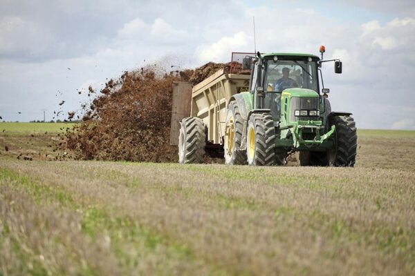 L’activité de micro-entrepreneur de travaux agricoles n’est pas autorisée L’activité de micro-entrepreneur de travaux agricoles n’est pas autorisée