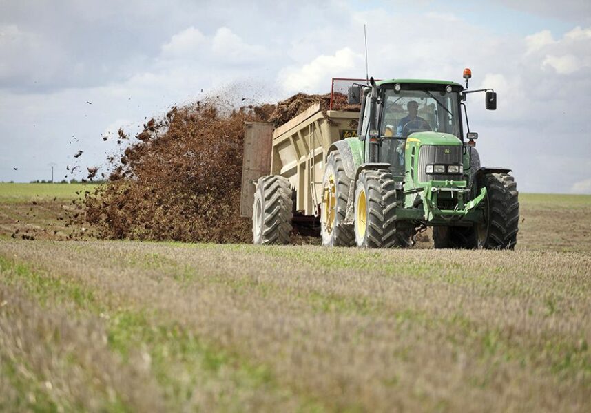 L’activité de micro-entrepreneur de travaux agricoles n’est pas autorisée L’activité de micro-entrepreneur de travaux agricoles n’est pas autorisée