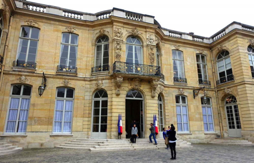 Reims La Marne Agricole Lettre ouverte de Sébastien Lecornu : il faudra tenir ses promesses Sébastien Lecornu s'est adressé le 15 août pour la troisième fois aux agriculteurs dans une lettre ouverte, notamment diffusée via les réseaux sociaux. Entre la loi d'urgence validée et les aides face à une sécheresse historique, le Premier ministre tente de rassurer une profession sceptique face à un horizon politique, économique et climatique très incertain.