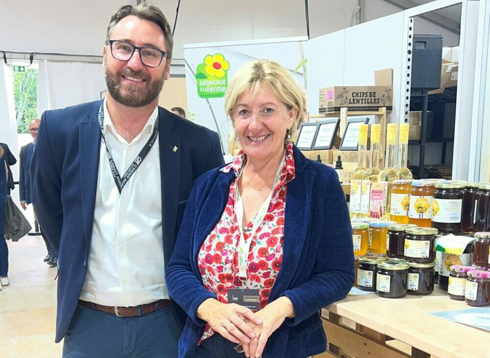 Reims La Marne Agricole Vente directe : le soutien au terroir renforcé Accompagnement financier, sécurisation des ventes et valorisation des savoir-faire : en reconduisant leur accord dans la Marne, le Crédit Agricole du Nord Est et « Bienvenue à la Ferme » mettent leurs expertises en commun au service du dynamisme agricole et viticole local.